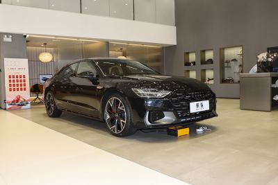 2024款 45 TFSI quattro 黑武士版-外观-图片-有驾 2024款 45 TFSI quattro 黑武士版-外观-图片-有驾