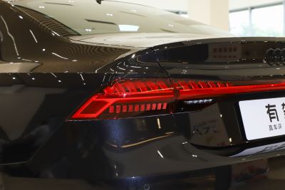 2024款 45 TFSI quattro 黑武士版-外观-图片-有驾 2024款 45 TFSI quattro 黑武士版-外观-图片-有驾