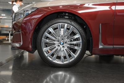 2021款 M760Li xDrive V12 耀影特别版-外观-图片-有驾