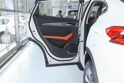 2021款 1.5T 两驱极智潮玩版-内饰-图片-有驾