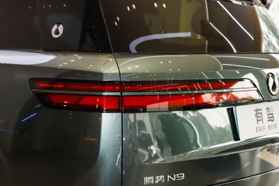 2025款 尊荣型-外观-图片-有驾