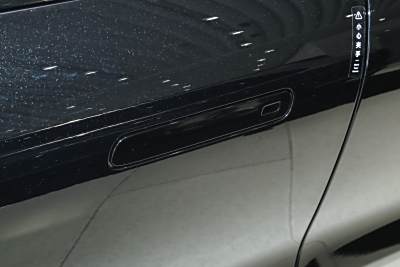 2026款 103度四驱  Ultra版-外观-图片-有驾