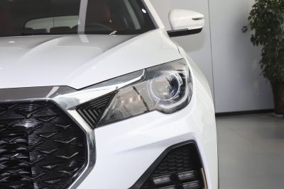 2025款 1.5T 手动超越版 7座-外观-图片-有驾