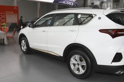 2025款 1.5T 手动超越版 7座-外观-图片-有驾