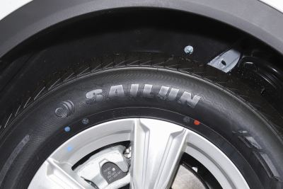2025款 1.5T 手动超越版 7座-外观-图片-有驾