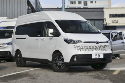 2024款 420km 长轴中顶 客车 9座-外观-图片-有驾