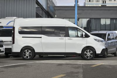 2024款 420km 长轴中顶 客车 9座-外观-图片-有驾