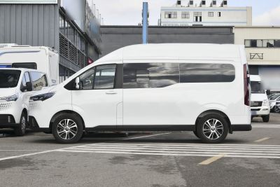 2024款 420km 长轴中顶 客车 9座-外观-图片-有驾