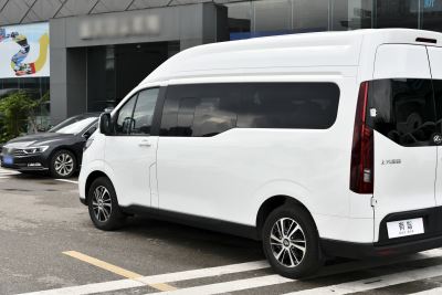 2024款 420km 长轴中顶 客车 9座-外观-图片-有驾