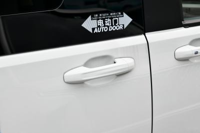 2024款 420km 长轴中顶 客车 9座-外观-图片-有驾