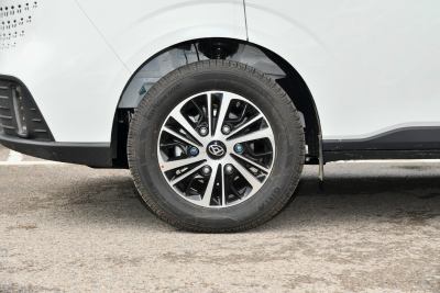 2024款 420km 长轴中顶 客车 9座-外观-图片-有驾