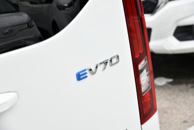 2024款 420km 长轴中顶 客车 9座-外观-图片-有驾