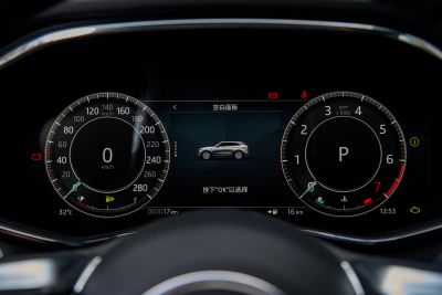 2025款 P250 R-Dynamic S-内饰-图片-有驾
