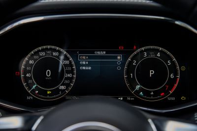 2025款 P250 R-Dynamic S-内饰-图片-有驾