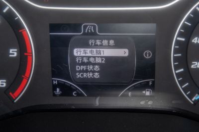 2023款 2.0T 手动短轴中顶商运型厢式运输车2/3座-内饰-图片-有驾