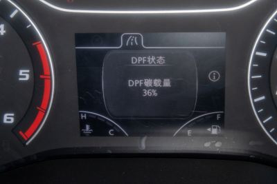 2023款 2.0T 手动短轴中顶商运型厢式运输车2/3座-内饰-图片-有驾