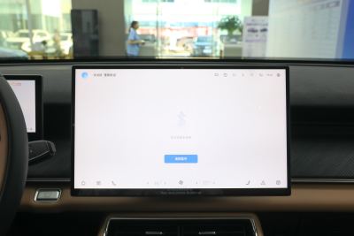 2024款 2.0T 两驱豪华版 5座-内饰-图片-有驾