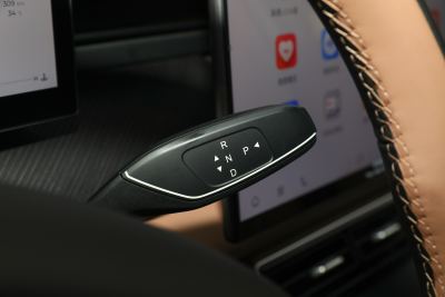 2024款 2.0T 两驱豪华版 5座-内饰-图片-有驾