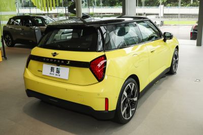 2024款 452km COOPER SE 艺术家-外观-图片-有驾