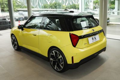 2024款 452km COOPER SE 艺术家-外观-图片-有驾