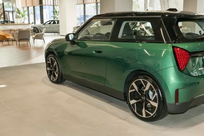 2024款 452km COOPER SE 艺术家-外观-图片-有驾