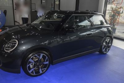 2024款 452km COOPER SE 艺术家-外观-图片-有驾