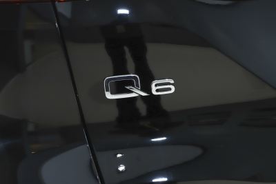 2025款 40 TFSI quattro 纪念版 羽林套装 7座-外观-图片-有驾