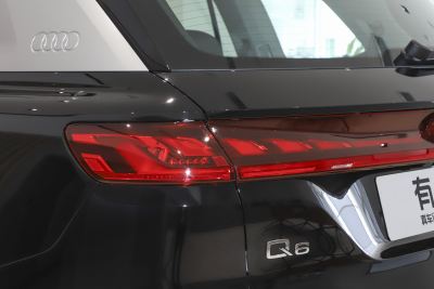 2025款 40 TFSI quattro 纪念版 羽林套装 7座-外观-图片-有驾