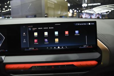 2025款 xDrive30L 尊享型 M运动套装-内饰-图片-有驾