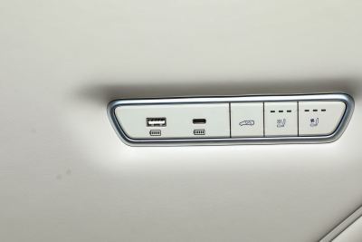 2023款 四驱行政加长版-空间-图片-有驾