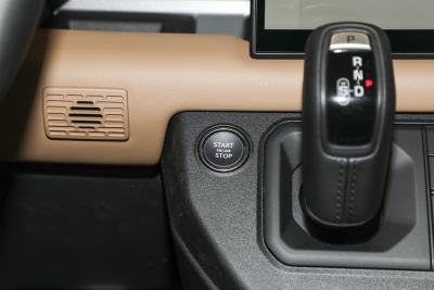 2025款 110 5.0T V8-内饰-图片-有驾