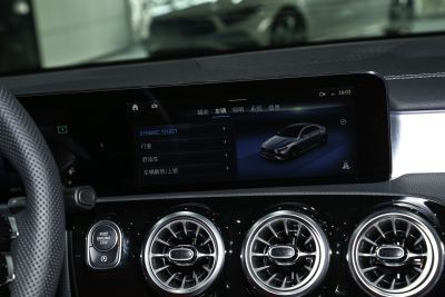 2024款 改款 AMG A 35 L 4MATIC-内饰-图片-有驾 2024款 改款 AMG A 35 L 4MATIC-内饰-图片-有驾