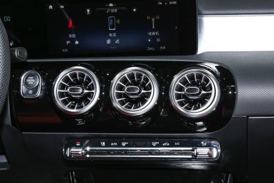 2024款 改款 AMG A 35 L 4MATIC-内饰-图片-有驾 2024款 改款 AMG A 35 L 4MATIC-内饰-图片-有驾