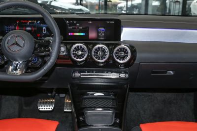 2024款 改款 AMG A 35 L 4MATIC-内饰-图片-有驾 2024款 改款 AMG A 35 L 4MATIC-内饰-图片-有驾