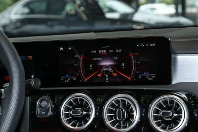 2024款 改款 AMG A 35 L 4MATIC-内饰-图片-有驾 2024款 改款 AMG A 35 L 4MATIC-内饰-图片-有驾