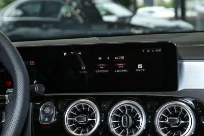 2024款 改款 AMG A 35 L 4MATIC-内饰-图片-有驾 2024款 改款 AMG A 35 L 4MATIC-内饰-图片-有驾