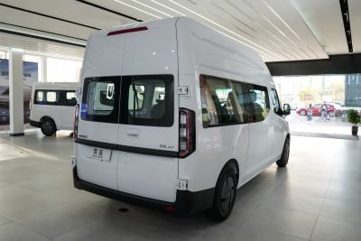 2024款 智富版中轴中顶83kWh-外观-图片-有驾