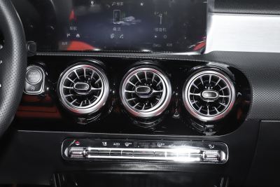 2025款 AMG A 35 L 4MATIC-内饰-图片-有驾 2025款 AMG A 35 L 4MATIC-内饰-图片-有驾