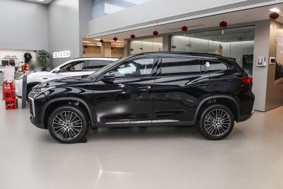 2026款 300T 两驱超越版-外观-图片-有驾