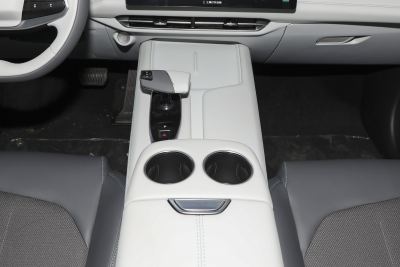 2025款 1.5T 豪华型-内饰-图片-有驾