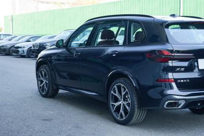 2026款 xDrive 30Li 尊享型M运动曜夜套装-外观-图片-有驾