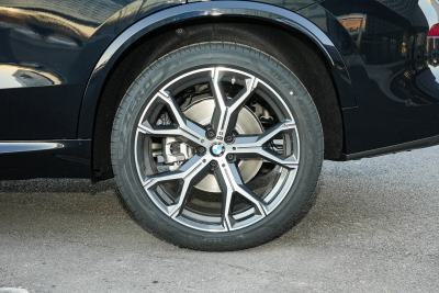 2026款 xDrive 30Li 尊享型M运动曜夜套装-外观-图片-有驾