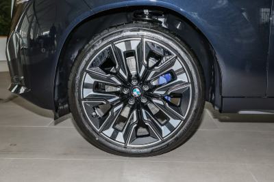 2026款 xDrive30L 尊享型 M运动曜夜套装-外观-图片-有驾