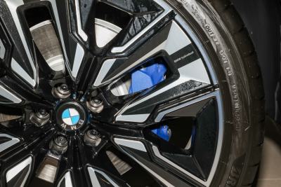 2026款 xDrive30L 尊享型 M运动曜夜套装-外观-图片-有驾