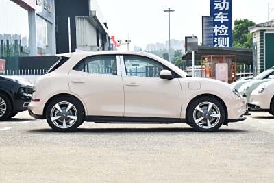 2023款 401km标准续航 尊荣型 磷酸铁锂-外观-图片-有驾 2023款 401km标准续航 尊荣型 磷酸铁锂-外观-图片-有驾