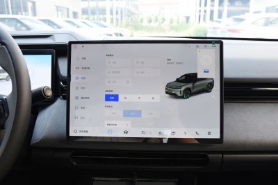 2025款 220km 四驱性能Halo-内饰-图片-有驾