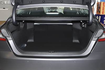 2025款 双擎 2.0HG 光辉版-空间-图片-有驾