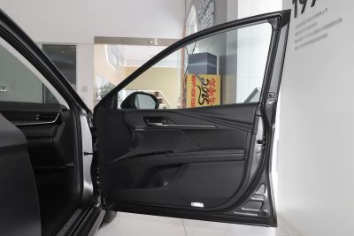 2025款 双擎 2.0HG 光辉版-空间-图片-有驾