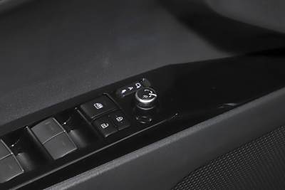 2025款 双擎 2.0HG 光辉版-空间-图片-有驾