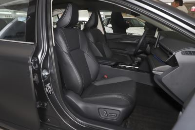 2025款 双擎 2.0HG 光辉版-空间-图片-有驾